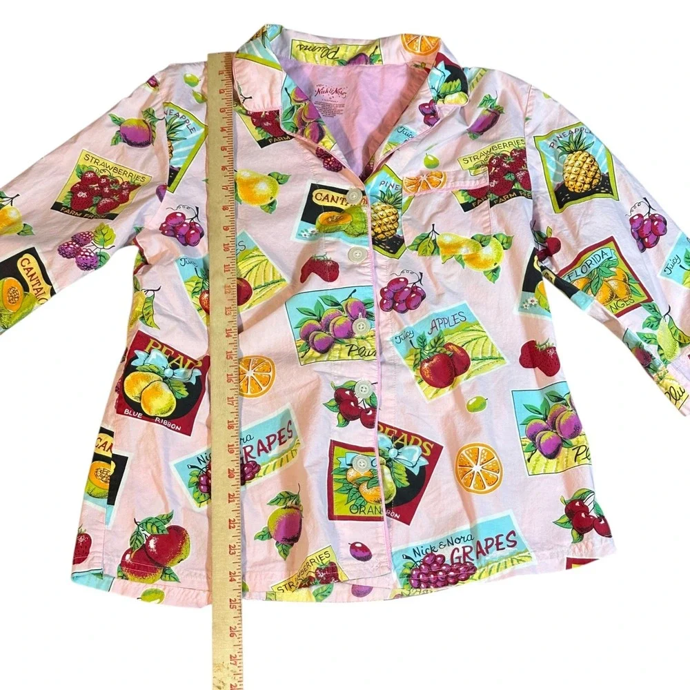 Nick & Nora Pajama Top Womens Medium Pink‎ Fruit Crate Stand Print Cotton